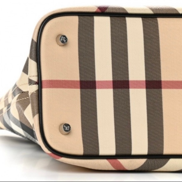 VGC Burberry Nickie Regent Nova check shopper tote bag, black patent trim. - Picture 5 of 9